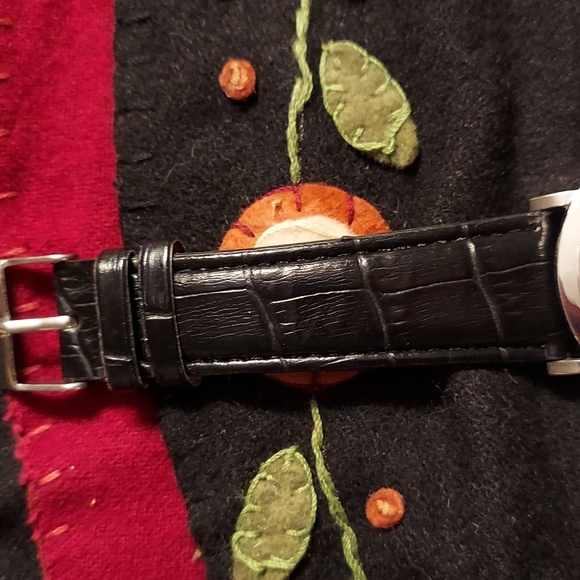 Vintage Accutime Classic Quartz Watch - Picture 6 of 9